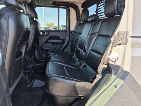 Used 2020 Jeep Gladiator Overland AWD/4WD image 27