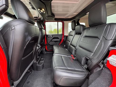 Used 2020 Jeep Wrangler Unlimited Sahara w/ Uconnect 4C Nav & Sound Group AWD/4WD image 10