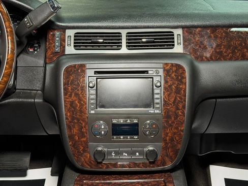 Used 2010 GMC Yukon XL Denali image 48