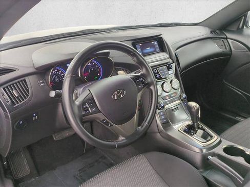 Used 2016 Hyundai Genesis 3.8 RWD image 10