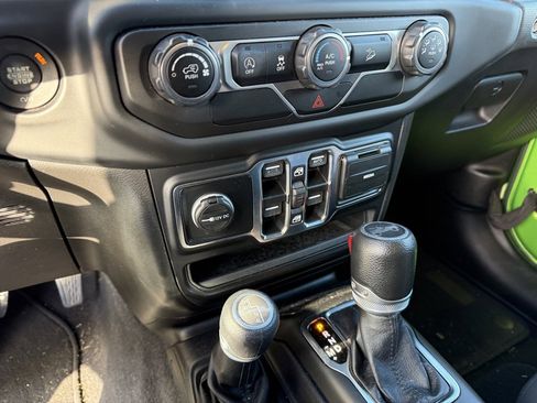 Used 2019 Jeep Wrangler Unlimited Sport S image 21