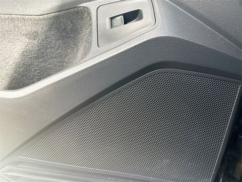 Used 2022 Volkswagen Tiguan SE R-Line image 20