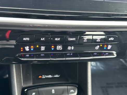 Used 2022 Chevrolet Bolt EUV Premier w/ Sun & Sound Package image 28