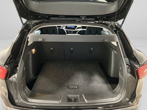 Used 2025 Chevrolet Trax LT w/ LT Convenience Package image 10