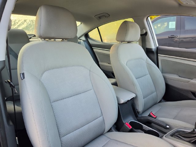 Used 2017 Hyundai Elantra SE FWD image 19