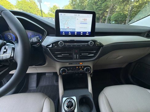 Used 2022 Ford Escape SEL w/ Technology Package AWD/4WD image 24