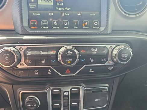 Used 2023 Jeep Gladiator Sport AWD/4WD image 15