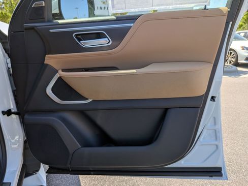 New 2026 INFINITI QX80 Luxe w/ Exterior Package RWD image 35