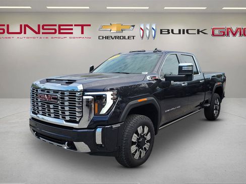Certified 2025 GMC Sierra 2500 Denali w/ Denali Reserve Package AWD/4WD image 8