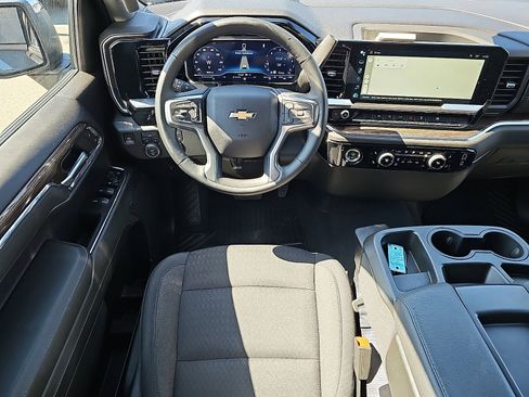 Used 2024 Chevrolet Silverado 1500 LT image 12