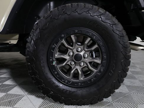 Used 2022 Jeep Wrangler Unlimited Rubicon image 45