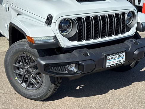New 2026 Jeep Gladiator Sport AWD/4WD image 7