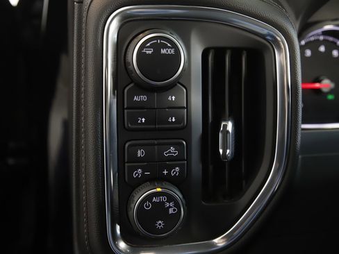 Used 2021 Chevrolet Silverado 1500 LT Trail Boss w/ Bed Protection Package AWD/4WD image 13