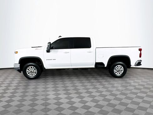 Used 2024 Chevrolet Silverado 2500 LT w/ Convenience Package AWD/4WD image 4