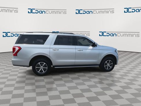 Used 2018 Ford Expedition Max XLT w/ Equipment Group 202A AWD/4WD image 9