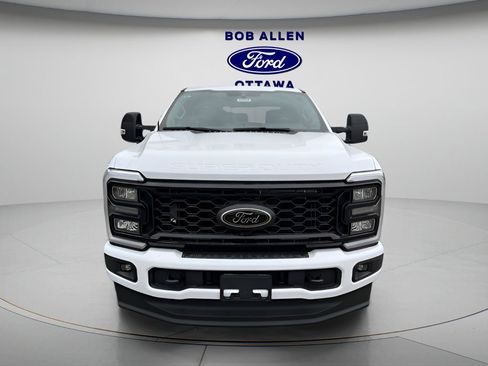 New 2026 Ford F250 Lariat w/ Black Appearance Package image 7