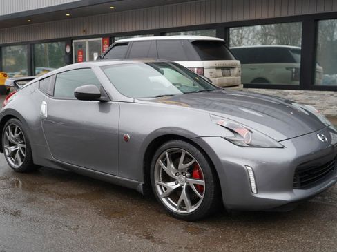 Used 2016 Nissan 370Z Coupe image 2