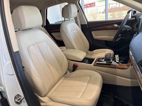 Used 2024 Audi Q5 2.0T Premium w/ Convenience Package image 50