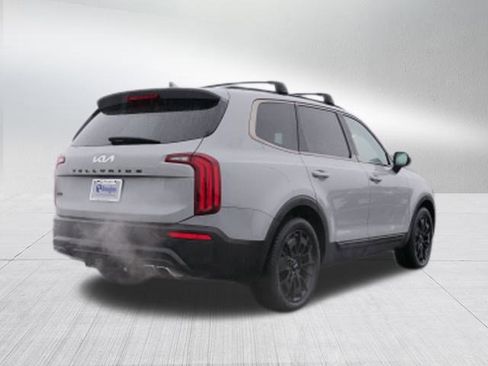 Used 2022 Kia Telluride EX w/ EX Premium Package image 3