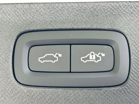 New 2026 Volvo XC90 B5 Core image 19