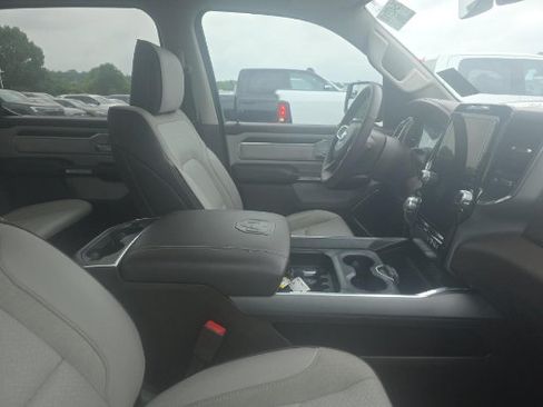 Used 2025 RAM 1500 Laramie AWD/4WD image 8