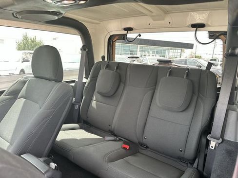 Used 2022 Jeep Wrangler Sport AWD/4WD image 25