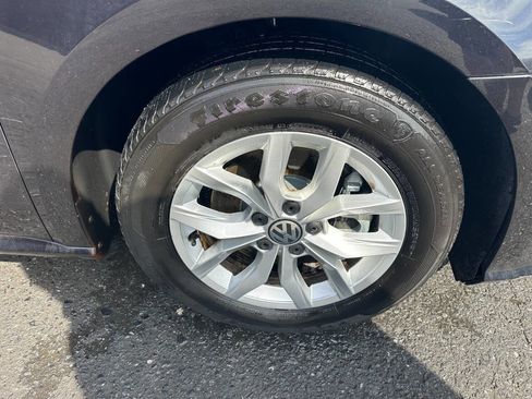 Used 2018 Volkswagen Passat 2.0T S image 4