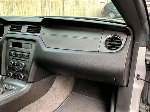 Used 2013 Ford Mustang GT image 18