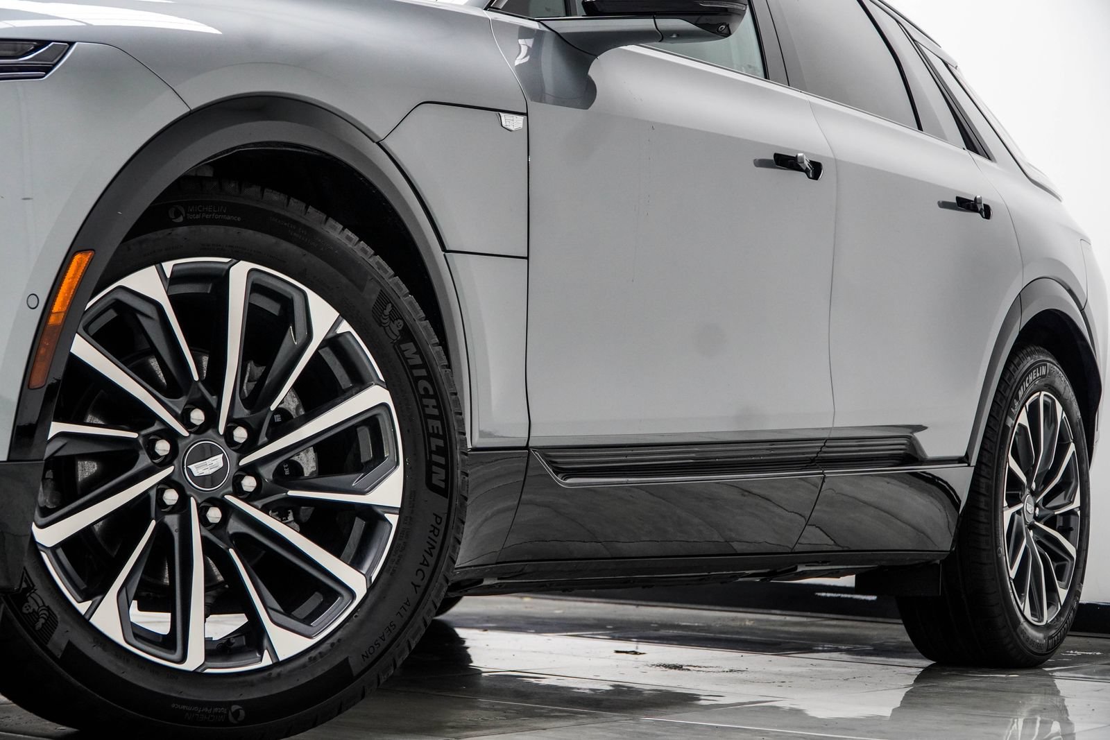 Used 2024 Cadillac Lyriq Sport RWD image 4
