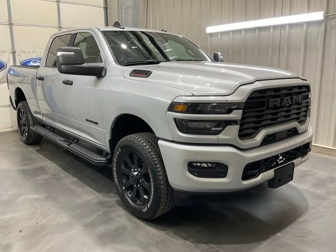Used 2026 RAM 2500 Big Horn AWD/4WD image 2