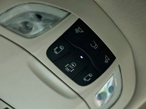 Used 2024 Chrysler Pacifica Touring-L FWD image 40