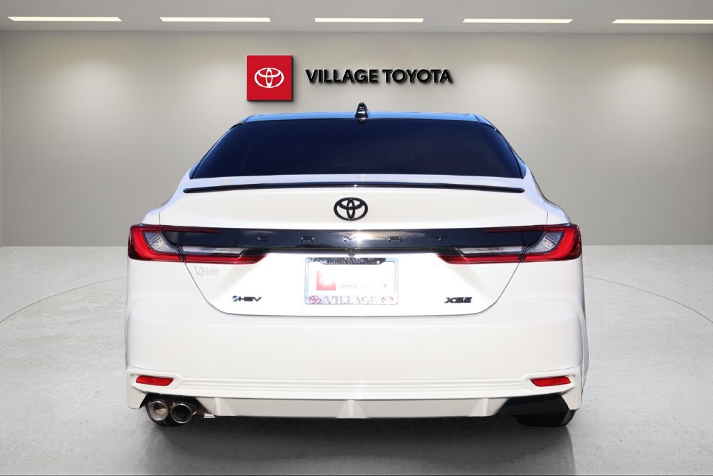 Used 2025 Toyota Camry XSE FWD image 4