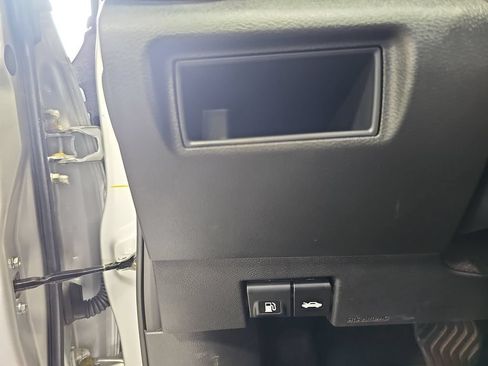 Certified 2025 Nissan Versa SV w/ Trunk Package FWD image 25