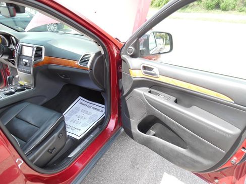 Used 2013 Jeep Grand Cherokee Overland image 21