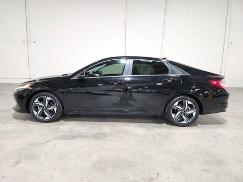 Used 2023 Hyundai Elantra Limited w/ Cargo Package image 7
