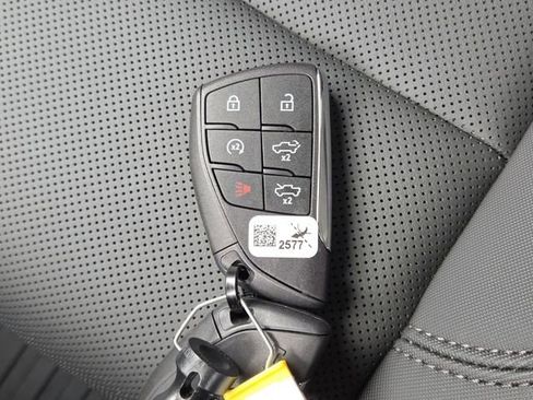 Used 2024 GMC Hummer EV 2X w/ LPO, Sport Package AWD/4WD image 39