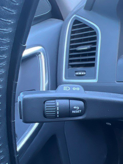 Used 2017 Volvo XC60 T6 Dynamic w/ Preferred Option Package AWD/4WD image 15