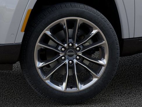 New 2025 Jeep Grand Wagoneer Series III image 8