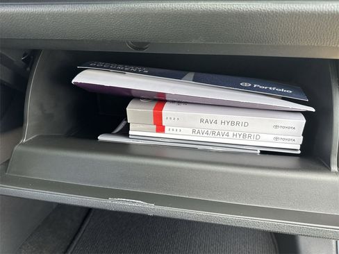Used 2023 Toyota RAV4 SE image 35