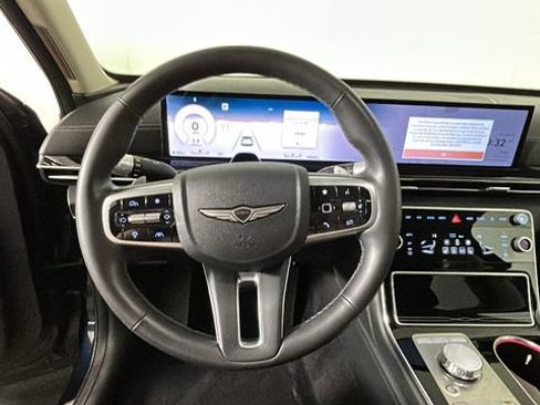 Used 2025 Genesis GV80 2.5T Standard AWD/4WD image 14