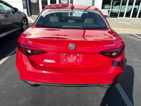 Used 2022 Alfa Romeo Giulia Sprint image 8
