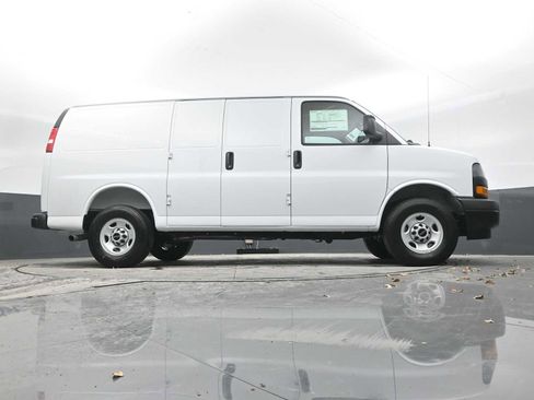 New 2025 GMC Savana 2500 w/ Driver Convenience Package image 42