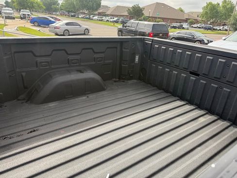 Used 2019 GMC Sierra 1500 SLT w/ SLT Premium Plus Package AWD/4WD image 18