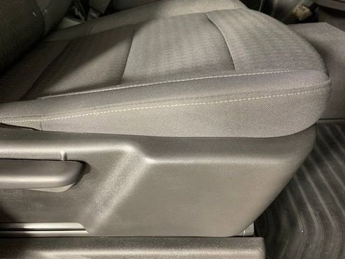 Used 2025 Chevrolet Silverado 2500 LT w/ Convenience Package image 25