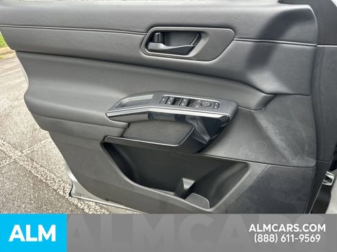 Certified 2025 Nissan Pathfinder SV w/ SV Premium Package image 23