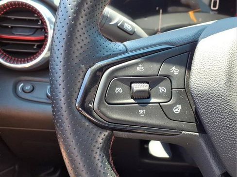 Used 2024 Chevrolet Trax RS w/ Sunroof Package FWD image 16