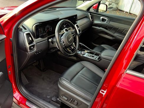 Used 2022 Kia Sorento SX w/ Panoramic Sunroof Package image 16
