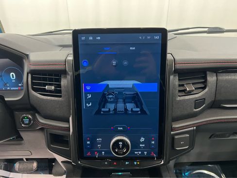 Used 2022 Ford Expedition Limited image 34