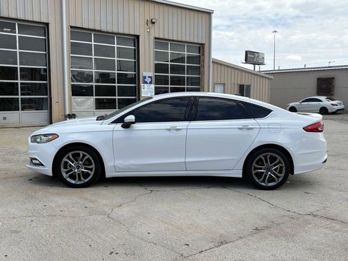 Used 2017 Ford Fusion SE w/ Equipment Group 201A FWD image 8