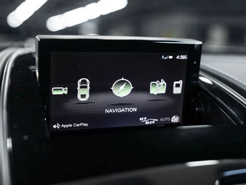 Used 2017 Aston Martin Vanquish Coupe RWD image 22